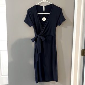NWT MATERNITY DRESS SIZE MEDIUM